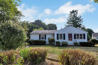 17 Homestead Ln, Teaticket, MA 02536
