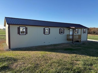 1967 Cattle Dr, Aurora, MO 65605