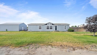 16 Quincy Rd, Burbank, WA 99323