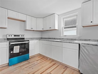 85 Manistee St, Pawtucket, RI 02861