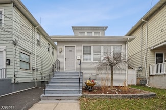 1202 Warren St, Roselle, NJ 07203