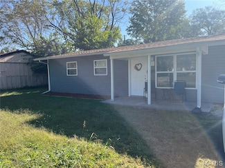 102 W Adams Dr, East Saint Louis, IL 62206