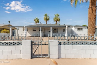 2126 W San Juan Ave, Phoenix, AZ 85015