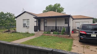 110 7th St, Farwell, TX 79325