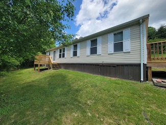 76 Gray Sulphur Springs Rd, Peterstown, WV 24963