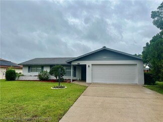 1704 Palm St, Sebring, FL 33870