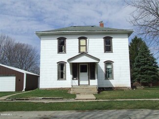 412 N Lee St, Davis, IL 61019