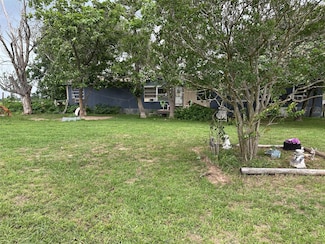 1115 County Road 405, Lexington, TX 78947