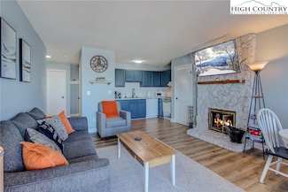 301 Pinnacle Inn Rd Unit 4213, Beech Mountain, NC 28604
