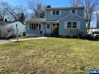 107 Hiawatha Blvd, Oakland, NJ 07436