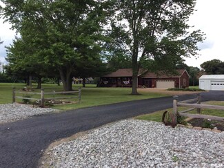 14762 E Windsong Rd, Mount Vernon, IL 62864