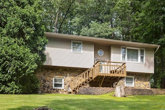 374 Briarwood Ln, Bedford, IN 47421