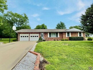 420 NE Monhollon Dr, Topeka, KS 66617