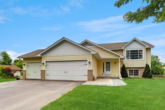 7966 Highland Dr, Circle Pines, MN 55014