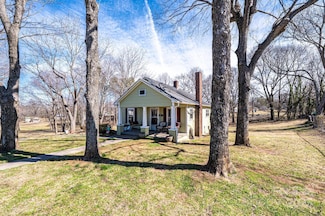 905 Orchard St SW, Valdese, NC 28690