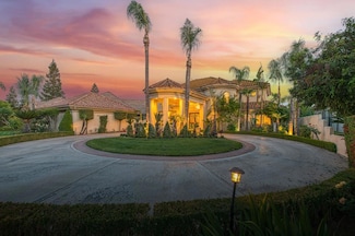 2589 W Lake van Ness Cir, Fresno, CA 93711