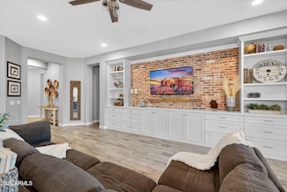 223 E Pasaro Dr, Phoenix, AZ 85085