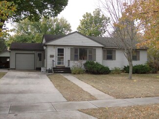 1311 N 3rd St, Aberdeen, SD 57401
