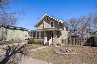 708 7th St NW, Austin, MN 55912