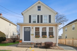 135 S 7th Ave, Manville, NJ 08835