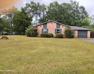 2104 Victoria Dr, Gautier, MS 39553