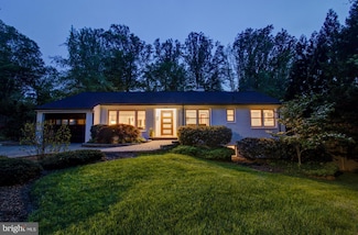 6219 Beachway Dr, Falls Church, VA 22041