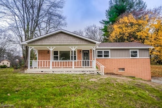 9535 Cliffview St NW, Clinton, OH 44216
