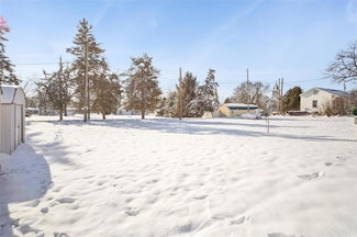 111 W 1st St, Bouton, IA 50039