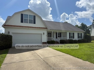 639 Corsegan Rd, Fayetteville, NC 28306