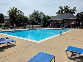 13415 Land O Woods Dr Unit 5, Saint Louis, MO 63141