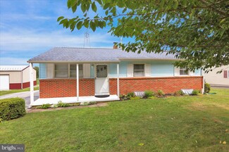 2063 Meadowfield Dr, Lebanon, PA 17046