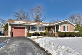 1044 Hartford Ln, Elk Grove Village, IL 60007