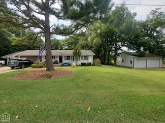 1252 N 4th Ave, Piggott, AR 72454