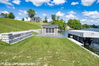 11029 Lakeside Dr, Fulton Township, MI 48871