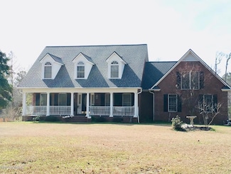 613 Hughes Rd, Hampstead, NC 28443