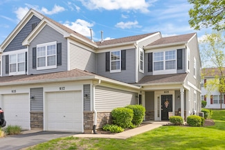 937 Genesee Dr, Naperville, IL 60563