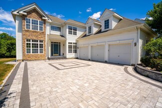 19 Birch Dr, Plainsboro, NJ 08536