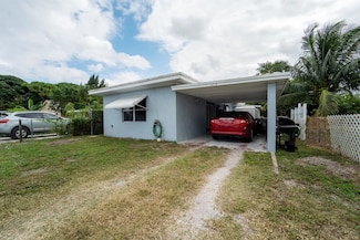 1214 Peak Rd, Lantana, FL 33462