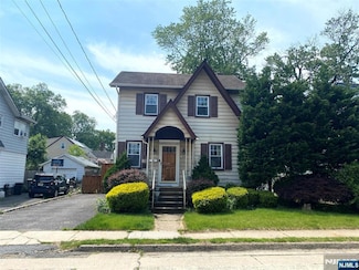 86 Lake St, Bergenfield, NJ 07621