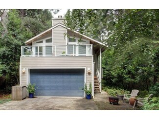 132 E Ross Ln, Cannon Beach, OR 97110