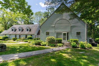 7 Glengarry Dr, Stratham, NH 03885