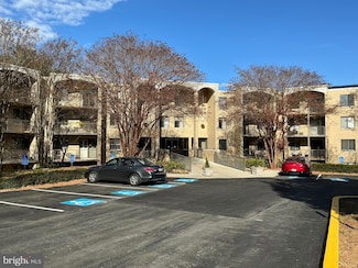 7425 Democracy Blvd Unit 310, Bethesda, MD 20817