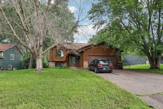 1360 Granite Ln N, Saint Paul, MN 55128