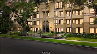 411 N Oakhurst Dr Unit 201, Beverly Hills, CA 90210
