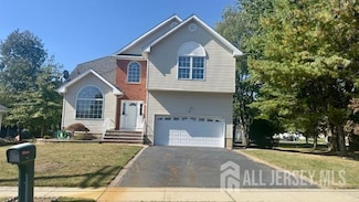 38 New St, Jamesburg, NJ 08831