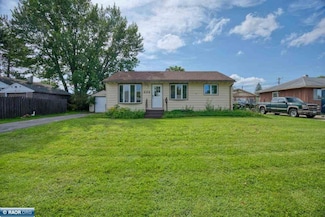 222 Arlington Rd, Hoyt Lakes, MN 55750