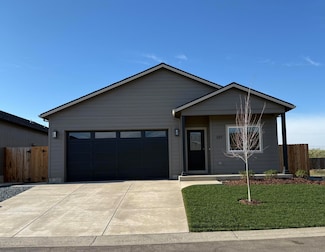 337 Quail Cir, Talent, OR 97540