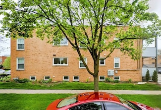 9003 Bronx Ave, Skokie, IL 60077