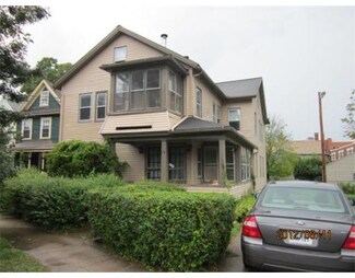 18 South St, Chicopee, MA 01013