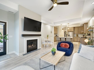 701 Linden St Unit 105, Saint Paul, MN 55118